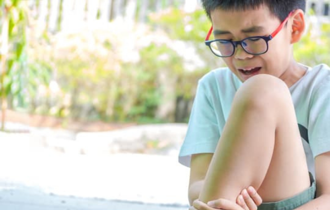 child with knee pain